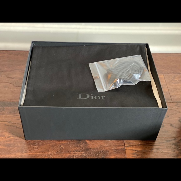 Dior Men’s Sneaker - Picture 2 of 6